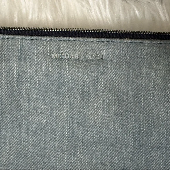 Michael Kor Wristlet - Picture 8 of 8